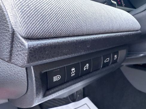 Used 2025 Toyota Camry LE image 12