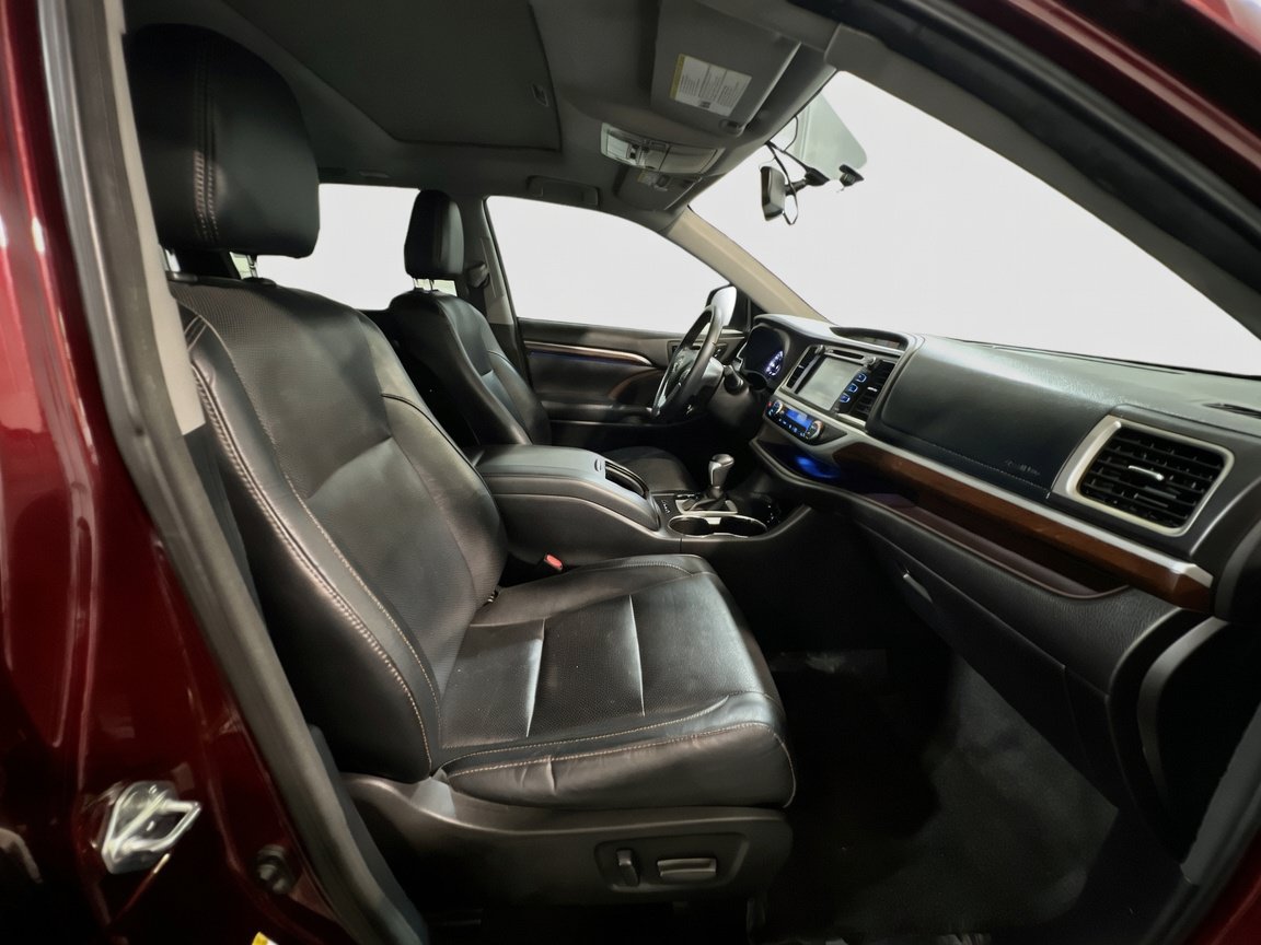 Used 2016 Toyota Highlander Limited AWD/4WD image 22