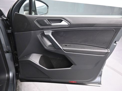 Used 2019 Volkswagen Tiguan SE image 50