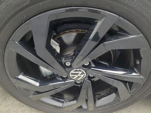 Used 2025 Volkswagen Jetta SE w/ Sunroof Package FWD image 31