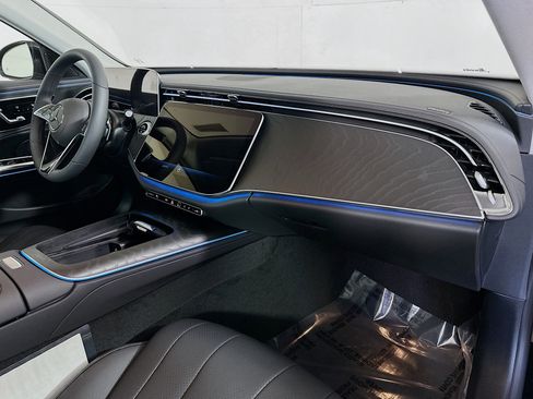 New 2025 Mercedes-Benz E 450 4MATIC Sedan image 28