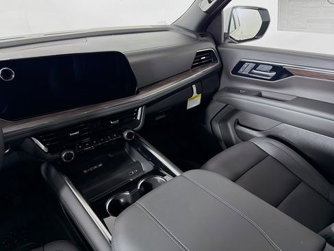 New 2026 Chevrolet Suburban LT w/ Comfort Package AWD/4WD image 25