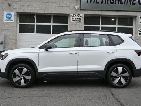 Used 2025 Volkswagen Taos S AWD/4WD image 2