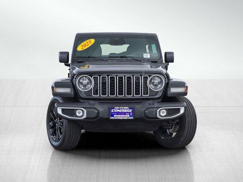 Used 2025 Jeep Wrangler Unlimited Sahara AWD/4WD image 2