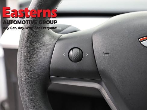 Used 2020 Tesla Model Y Long Range image 15