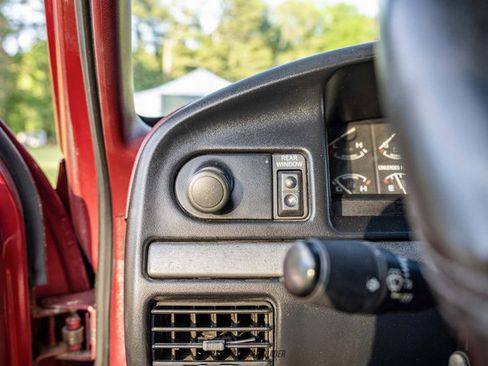Used 1995 Ford Bronco XLT AWD/4WD image 24