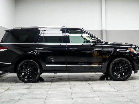 Used 2024 Lincoln Navigator Reserve w/ Monochromatic Package image 6