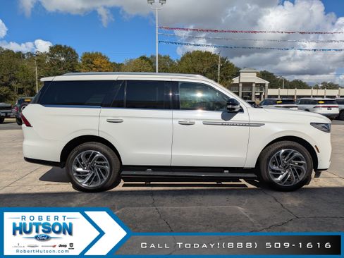 New 2025 Lincoln Navigator Reserve image 5