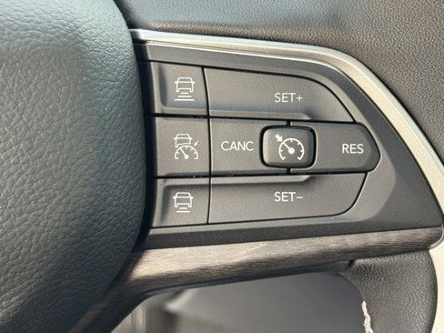 New 2025 Jeep Grand Cherokee L Limited image 18