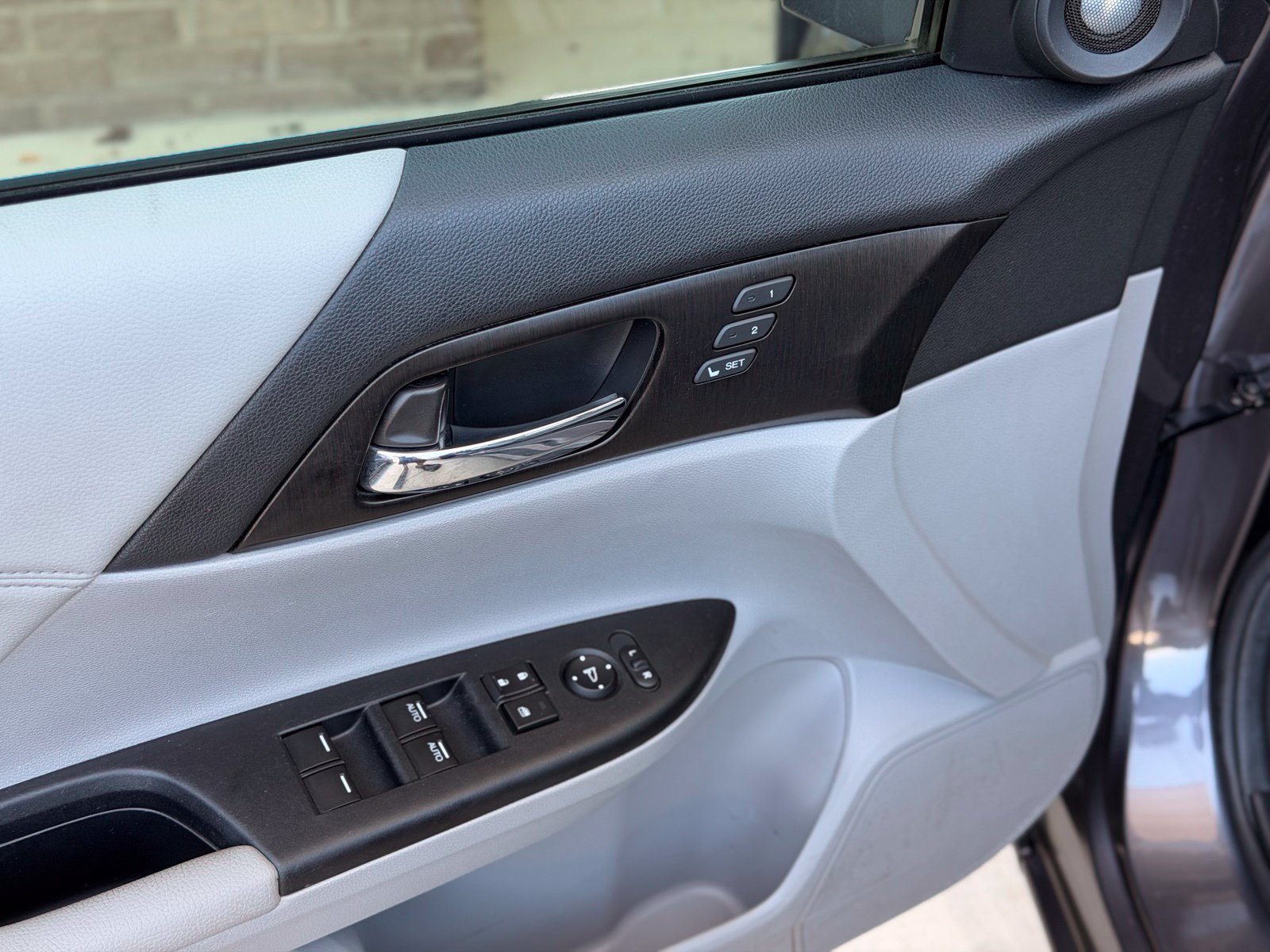 Used 2015 Honda Accord EX-L image 16