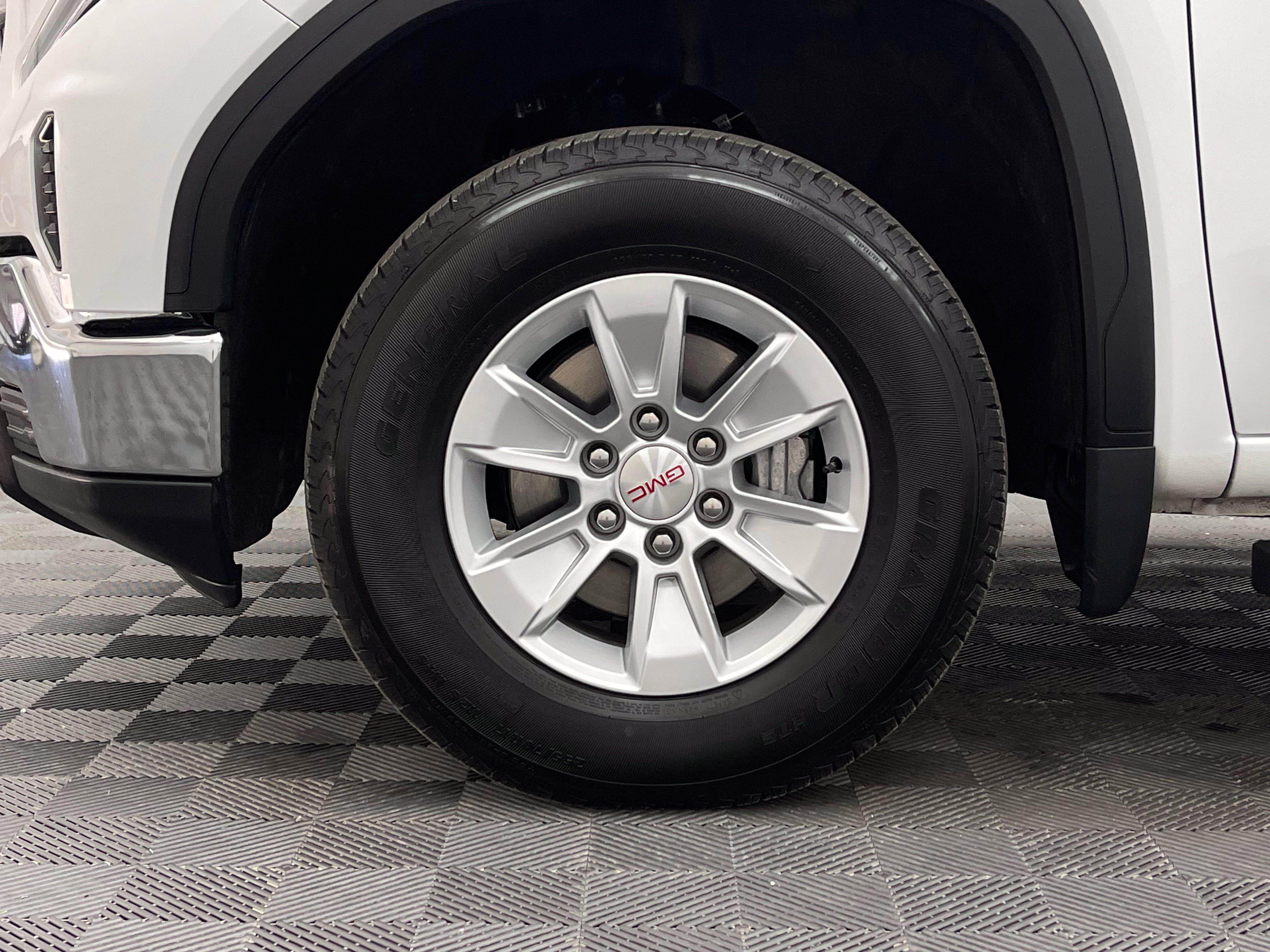 Used 2024 GMC Sierra 1500 SLE AWD/4WD image 13