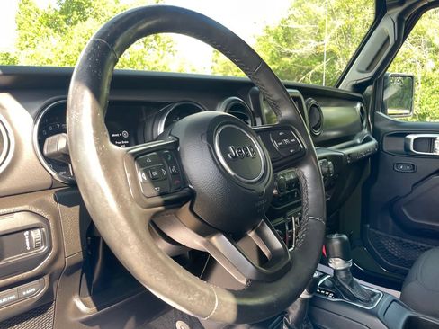 Used 2023 Jeep Wrangler Unlimited w/ Cold Weather Group AWD/4WD image 14
