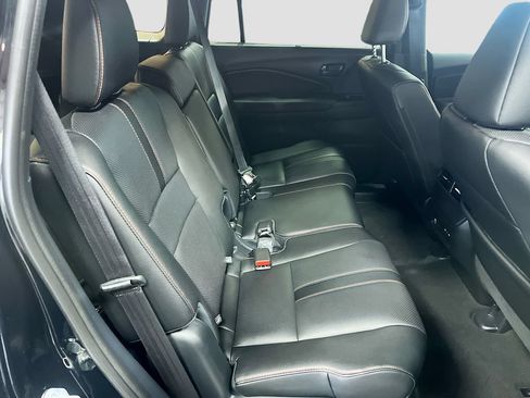Used 2025 Honda Passport TrailSport image 29