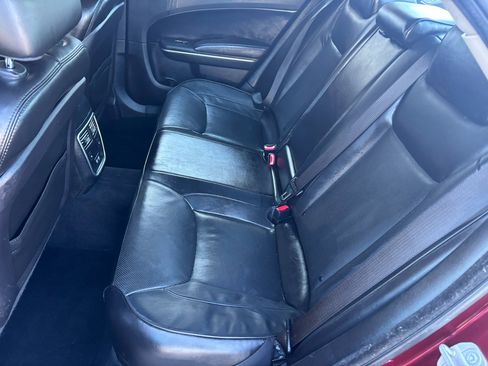 Used 2019 Chrysler 300 Limited image 21