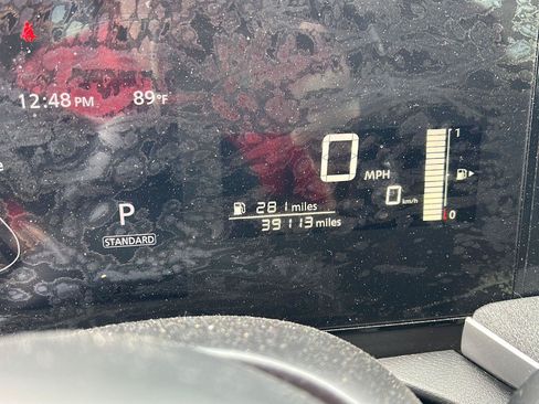 Used 2025 Nissan Kicks SV AWD/4WD image 5