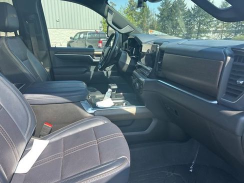 Used 2023 Chevrolet Silverado 1500 High Country w/ Technology Package image 7