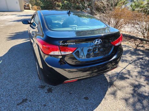 Used 2013 Hyundai Elantra GLS w/ Preferred Pkg image 9