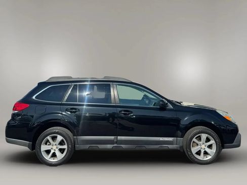 Used 2013 Subaru Outback 2.5i Premium w/ Popular Pkg 1B AWD/4WD image 4