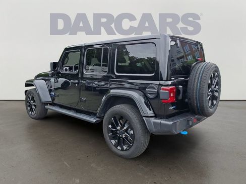 Used 2024 Jeep Wrangler Unlimited Sahara AWD/4WD image 4