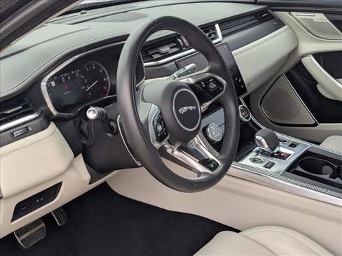 Used 2022 Jaguar XF R-Dynamic SE image 10