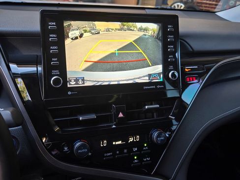 Used 2022 Toyota Camry XSE FWD image 16