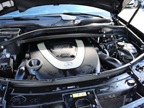 Used 2012 Mercedes-Benz GL 450 4MATIC image 40