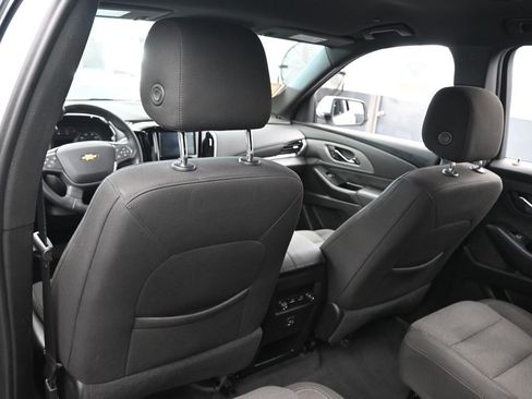 Used 2023 Chevrolet Traverse LT image 32