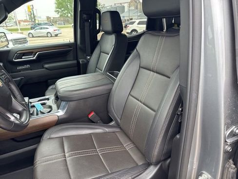 Used 2024 Chevrolet Silverado 1500 High Country w/ Z71 Off-Road Package AWD/4WD image 37