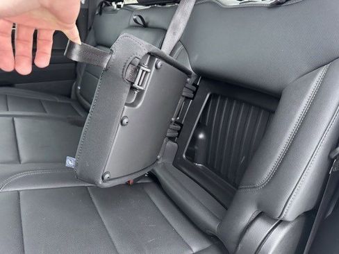 Used 2025 GMC Sierra 1500 SLT image 25