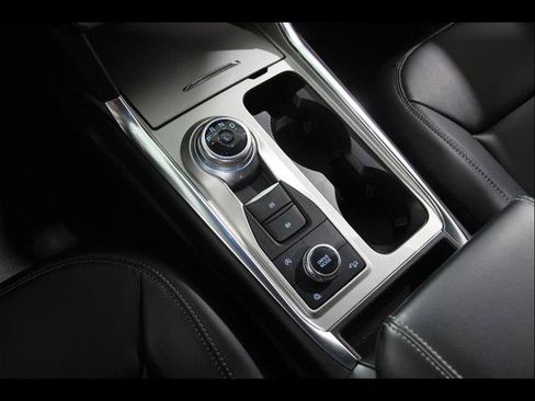 Certified 2023 Ford Explorer XLT w/ Equipment Group 202A AWD/4WD image 15