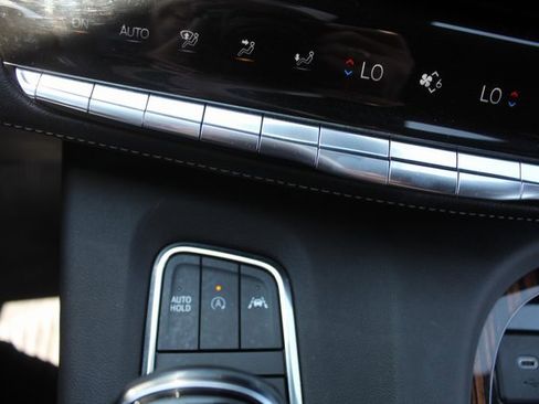 Used 2024 Cadillac Escalade Premium Luxury image 46