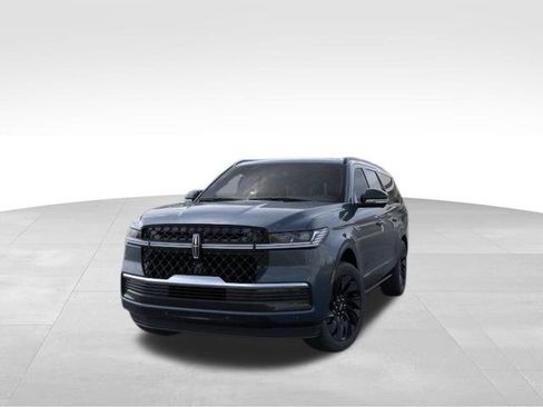 New 2025 Lincoln Navigator L Reserve w/ Jet Appearance Package image 32