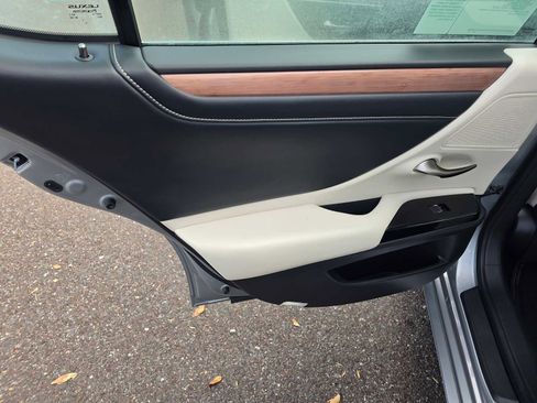 New 2025 Lexus ES 350 w/ Premium Package image 18