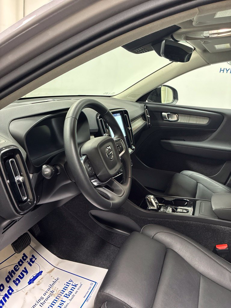 Used 2026 Volvo XC40 B5 Plus AWD/4WD image 12