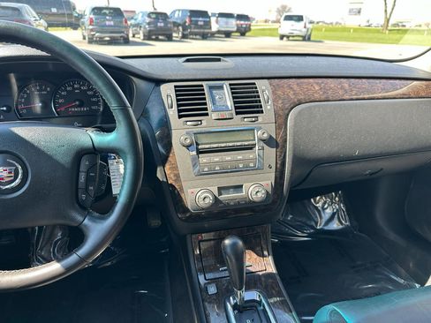 Used 2010 Cadillac DTS Luxury image 12