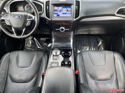 Used 2019 Ford Edge Titanium w/ Equipment Group 301A FWD image 17