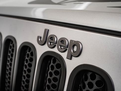 Used 2017 Jeep Wrangler Sport w/ Quick Order Package 24S AWD/4WD image 3