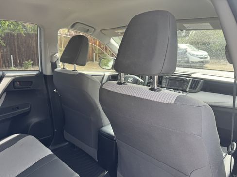 Used 2015 Toyota RAV4 LE AWD/4WD image 26