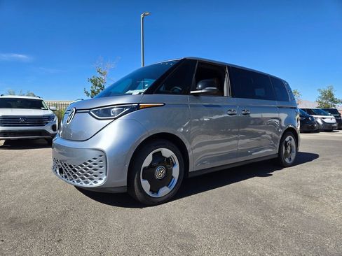New 2025 Volkswagen ID. Buzz Pro S Plus RWD image 2