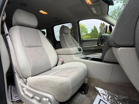 Used 2009 Chevrolet Suburban LT AWD/4WD image 15