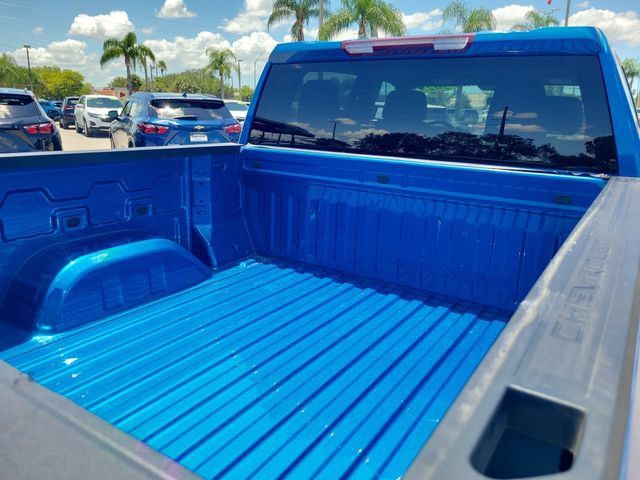 Used 2023 Chevrolet Silverado 1500 LT AWD/4WD image 6
