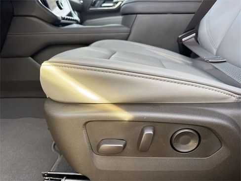 New 2026 GMC Yukon XL Elevation image 13