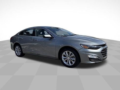 Used 2025 Chevrolet Malibu LT FWD image 3