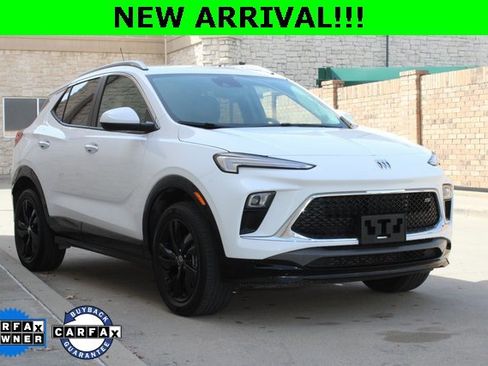 Used 2024 Buick Encore GX Sport Touring image 1