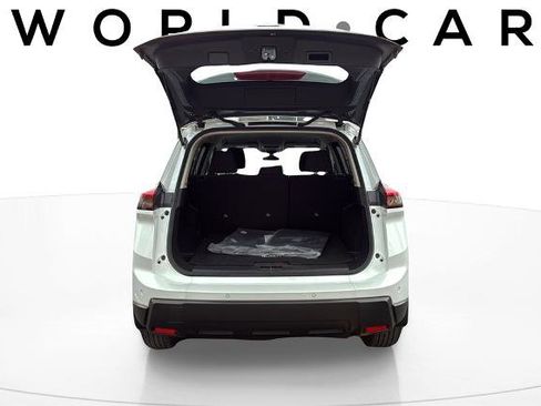 Certified 2025 Nissan Rogue S image 9