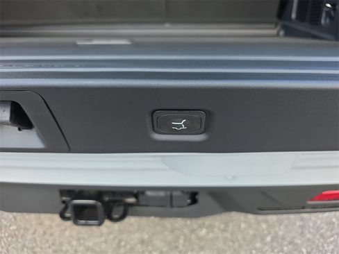 New 2025 Ford Expedition Active image 37