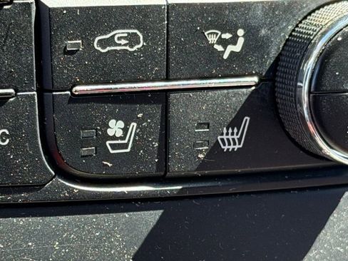 Used 2012 Jeep Grand Cherokee Overland image 20