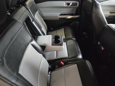 Used 2023 Ford Explorer XLT w/ Equipment Group 202A image 9