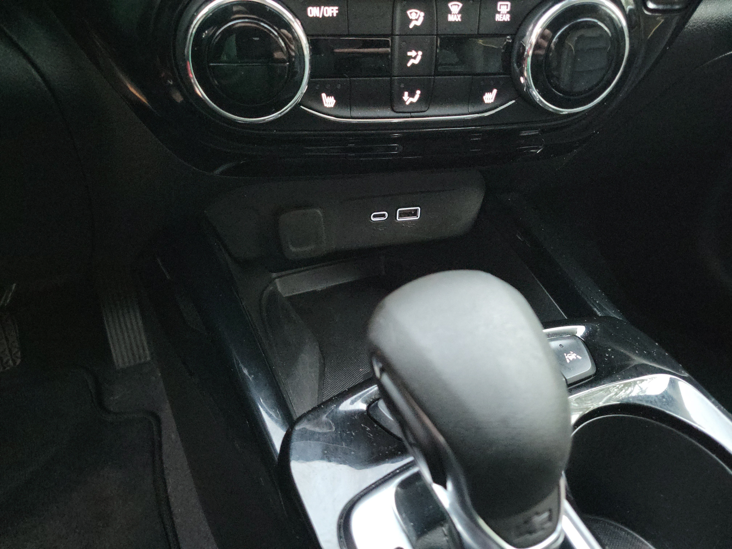 Used 2024 Chevrolet Trax ACTIV w/ Sunroof Package FWD image 23
