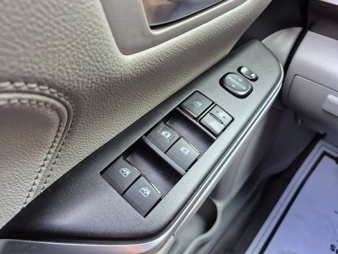 Used 2017 Toyota Camry XLE image 22